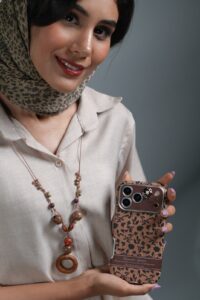 قاب موبایل آیفون گل و برگ پاییزی - تصویر 3