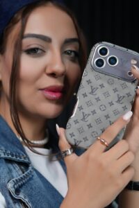 قاب موبایل آیفون آلفا گری لویی ویتون - تصویر 3