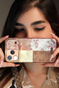 قاب موبایل آیفون شکوفه گلدن پتال - تصویر 3