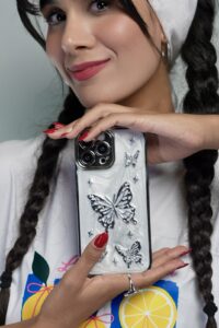 قاب موبایل آیفون پروانه گلامور - تصویر 3